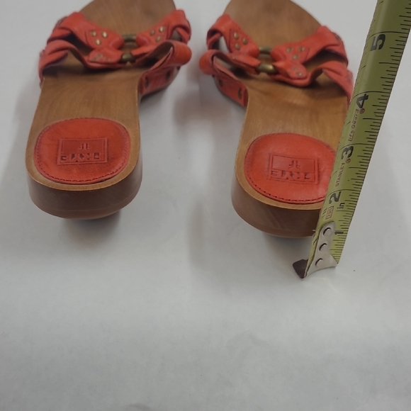 Frye Orange Leather Sandals with Decorative Ring Size 9.5 - Picture 6 of 9